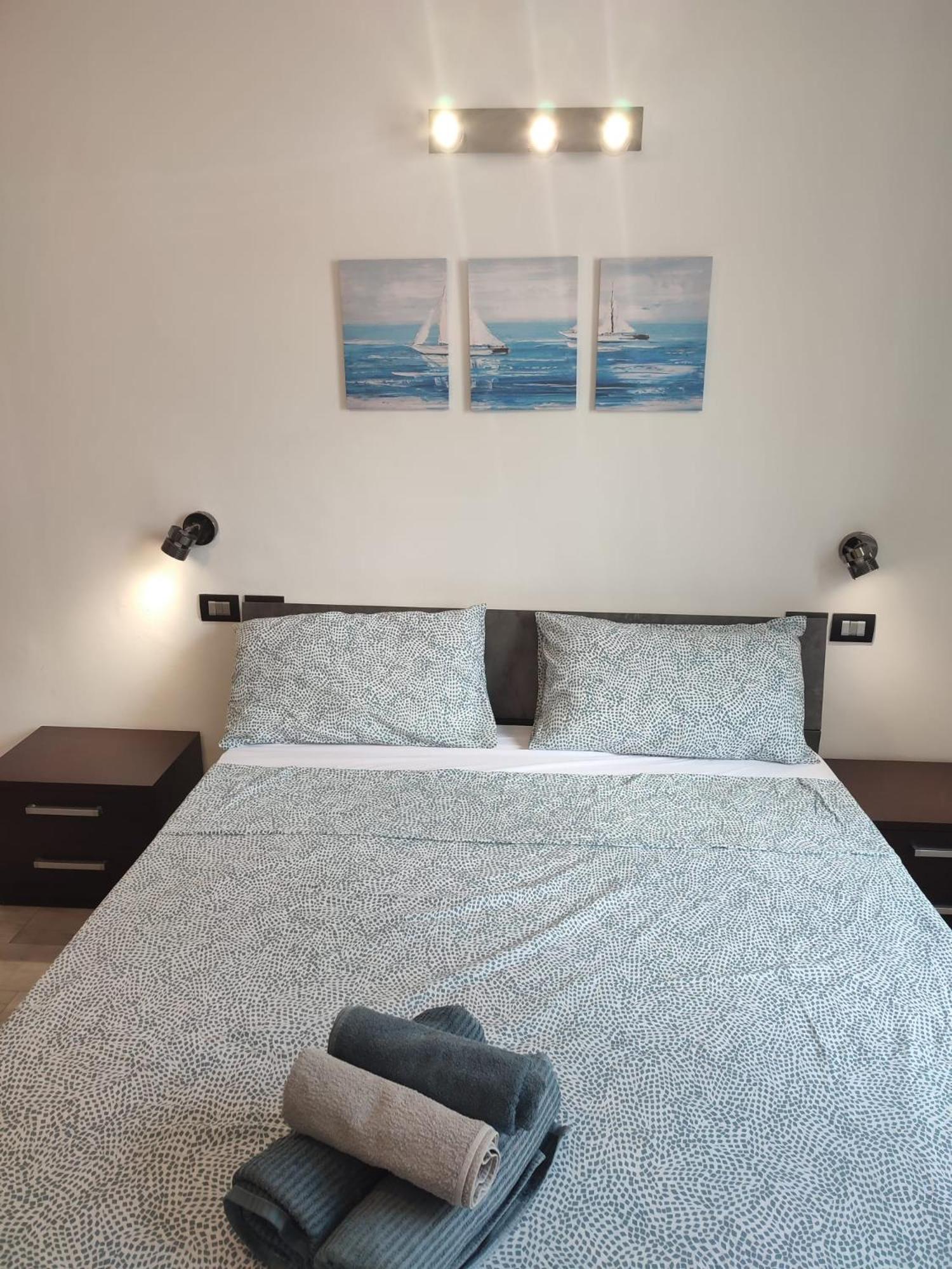 Azzurro Adriatico In Genova Est Apartment Екстериор снимка